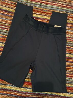 Victoria's Secret Ultimate High-Rise Leggings in black Medium New logo waistline